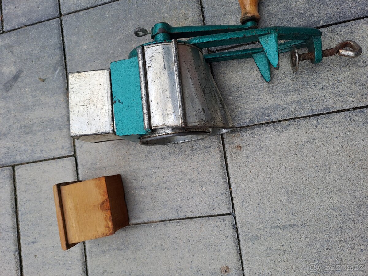 Starý mlýnek na strouhanku - 3