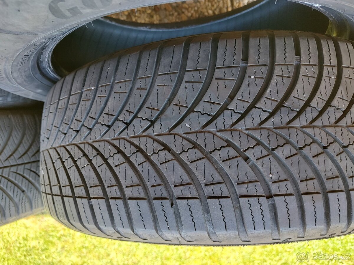 Goodyear 205/55 R16 - 3