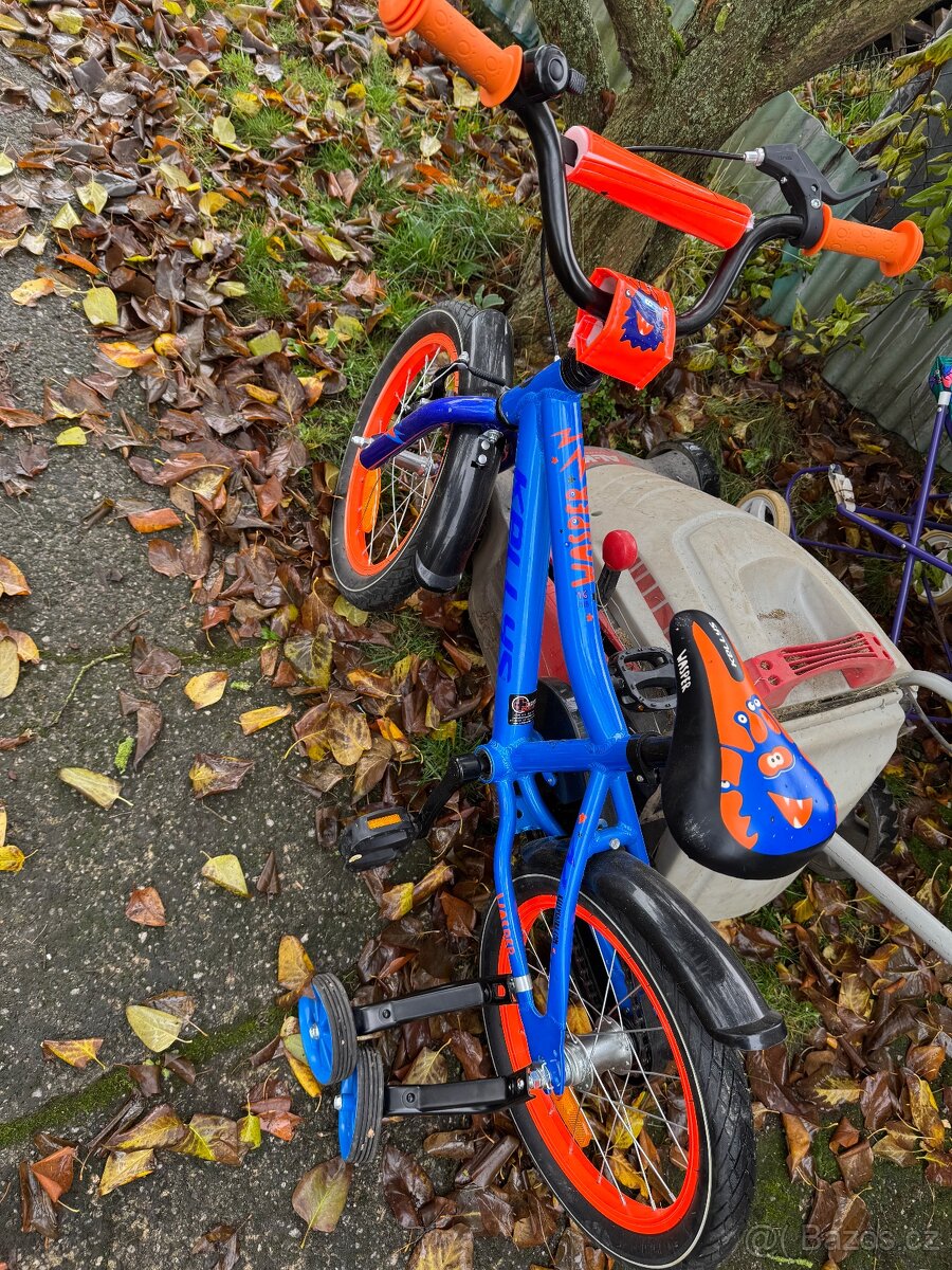 KELLYS Kolo Wasper a helma - 3