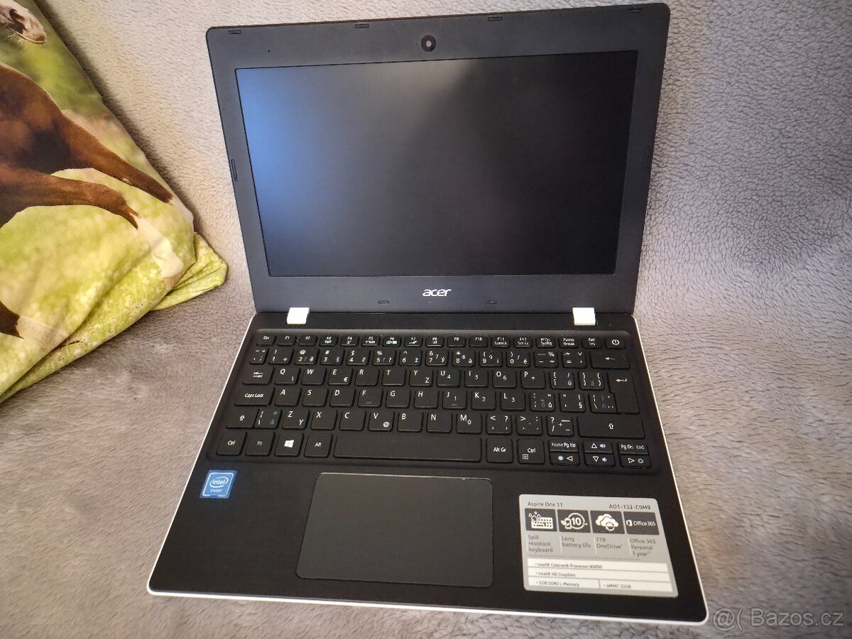 Acer Aspire One 11 (AO1-132-C9M9) - 3