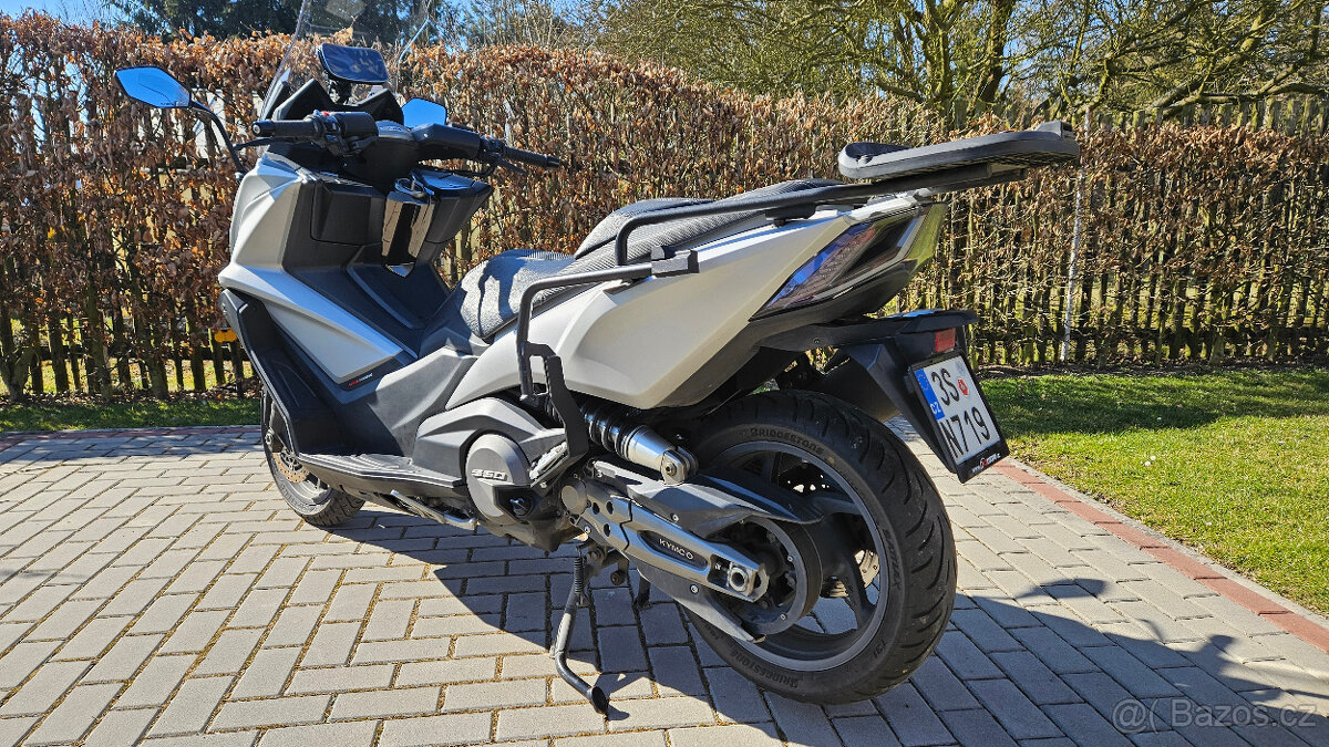 Prodám KYMCO AK 550i - sportovně-cestovní maxiskútr - 3