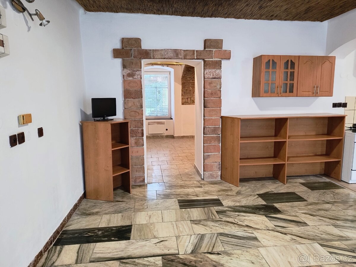 Pronájmu byt 2+KK - 3