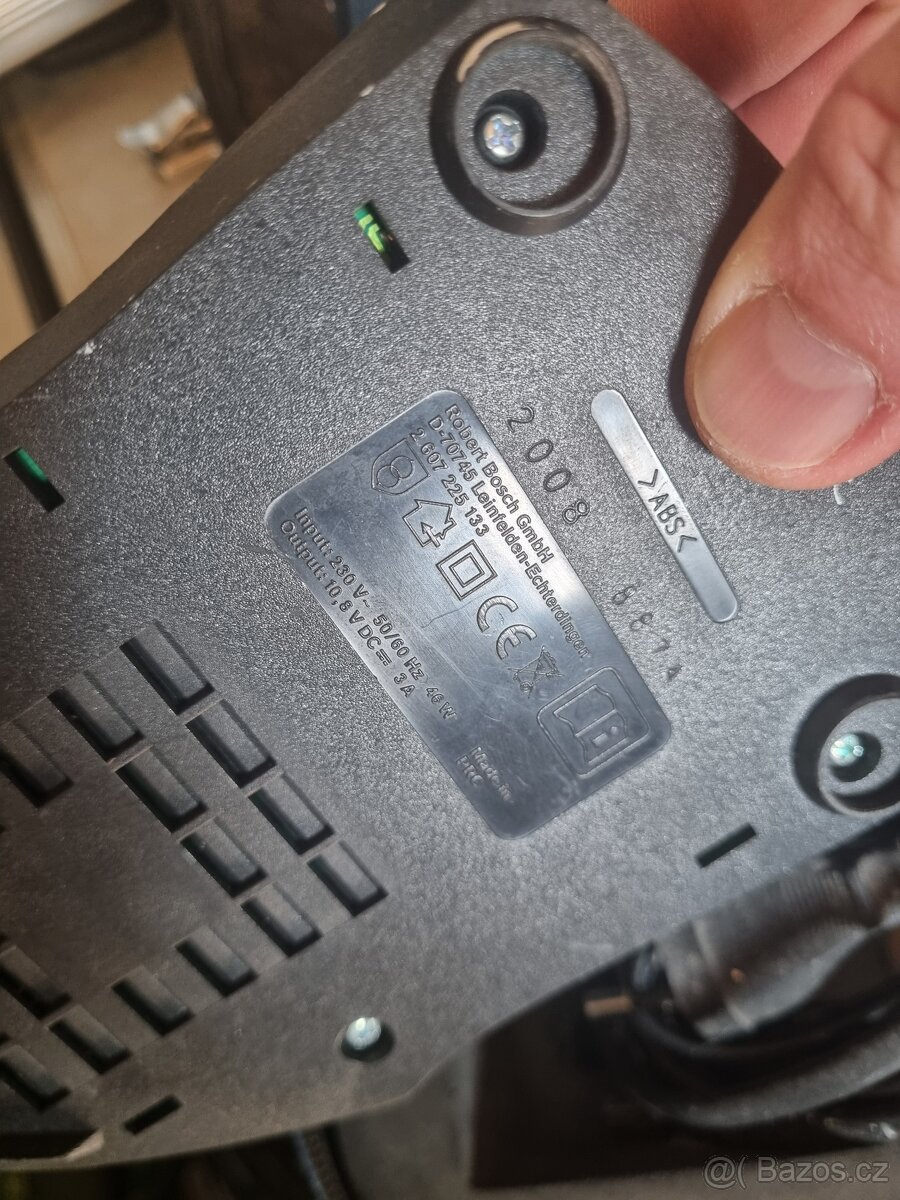 Vrtačka BOSCH GSR 10,8 li-2 s malou vadou - 3