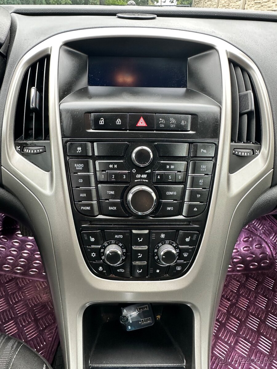 Opel Astra J sports tourer - 3