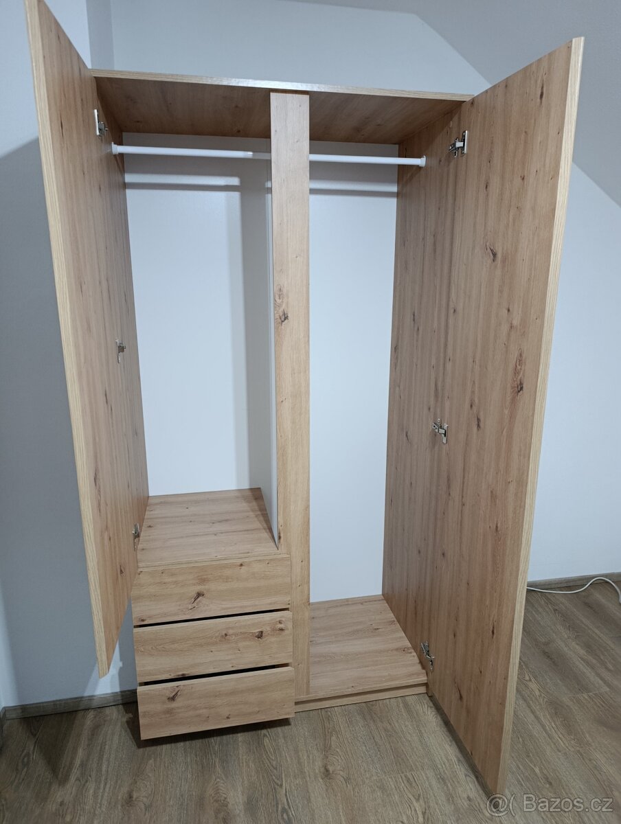 Šatní skříň - 3