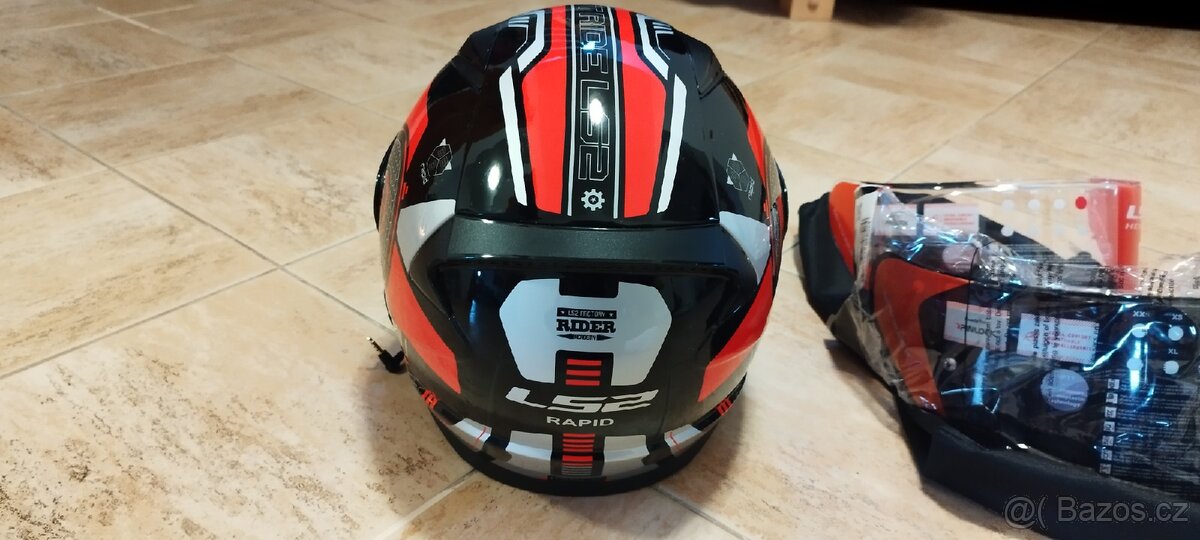 LS2 helma, 3 x hledí, velikost M - 3