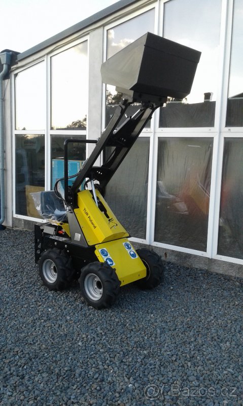 Mininakladače smykové 4x4 TUR 525 CENOVÁ AKCE - 3