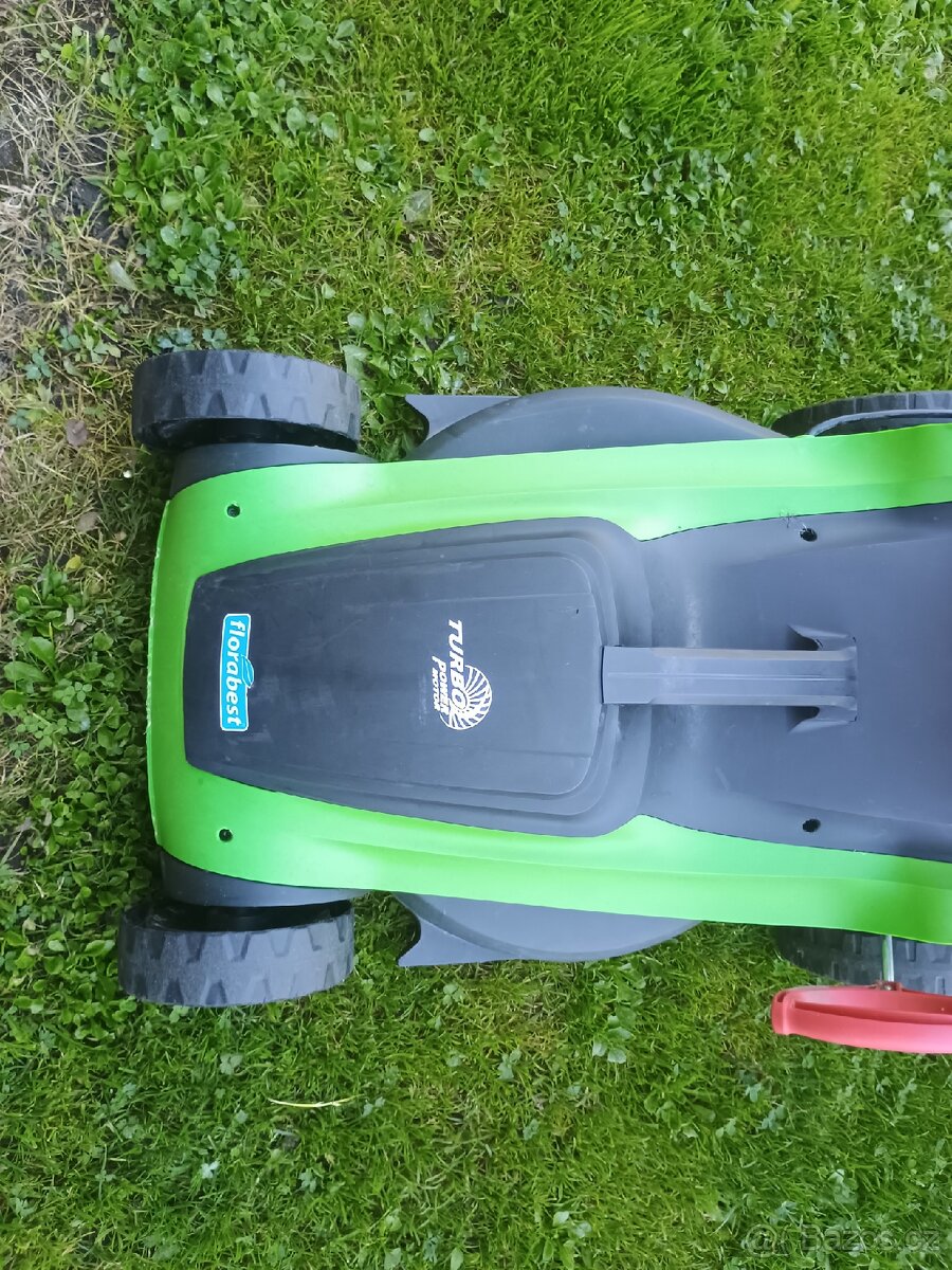 El.sekacka na trávu - 3