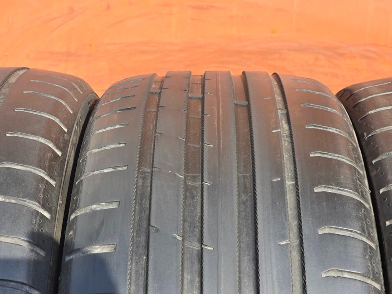 Letní Nokian 225/40/18 XL - 3