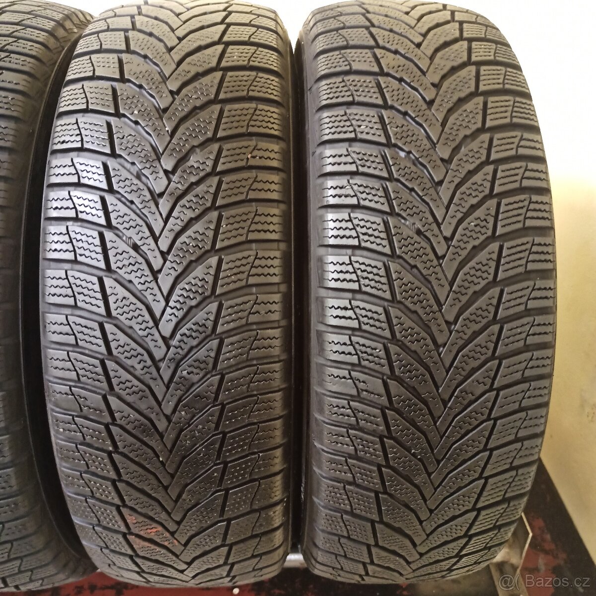 Nexen 215/65 R16 98H 4,5 - 5,5 mm - 3
