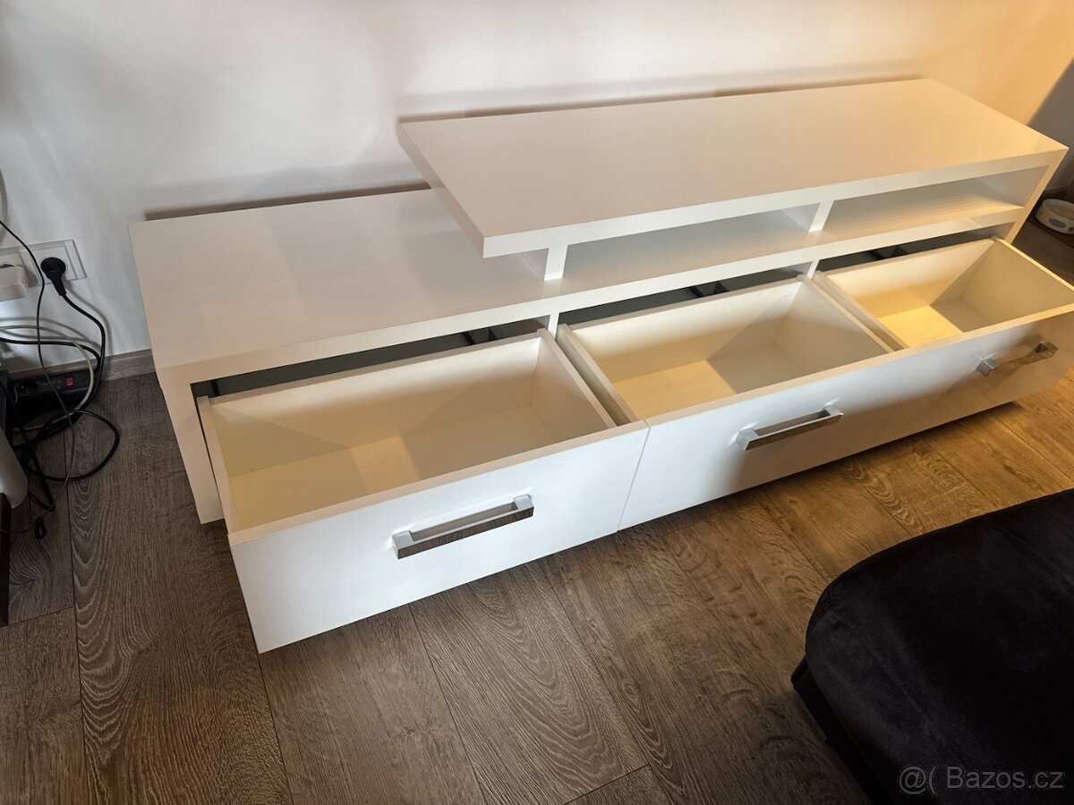 Prodám kvalitní robustní TV stolek – moderní design - 3