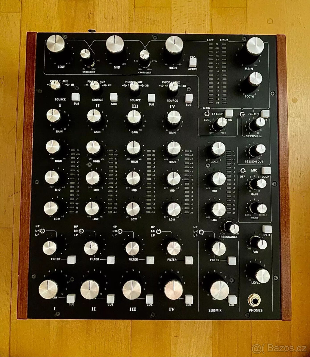 Rane MP2015 s originálním balením a ochranným krytem na desk - 3