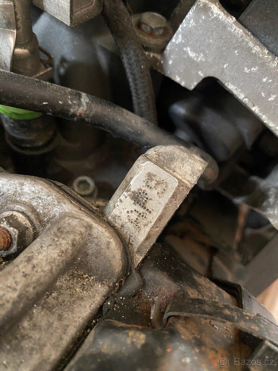 Prodám motor 2.4 V6 121KW - 3