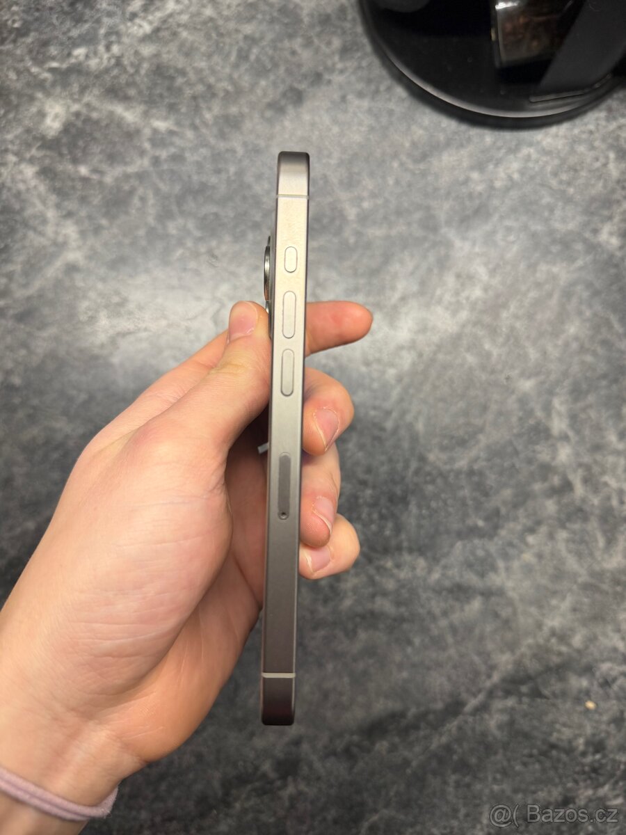 Apple iPhone 15 pro Titan Kondice 88% - 3