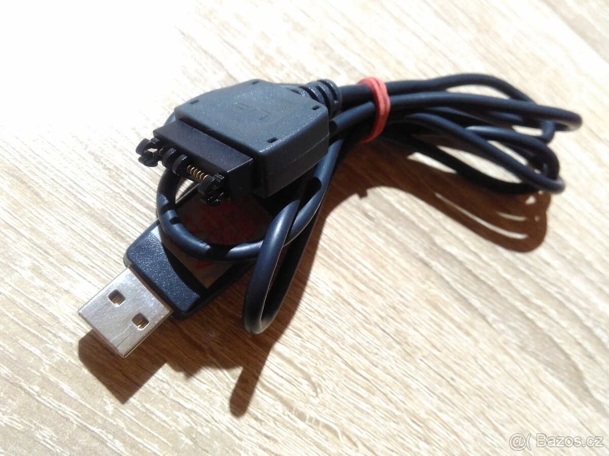 USB datový kabel MA-8910P + software na CD. - 3