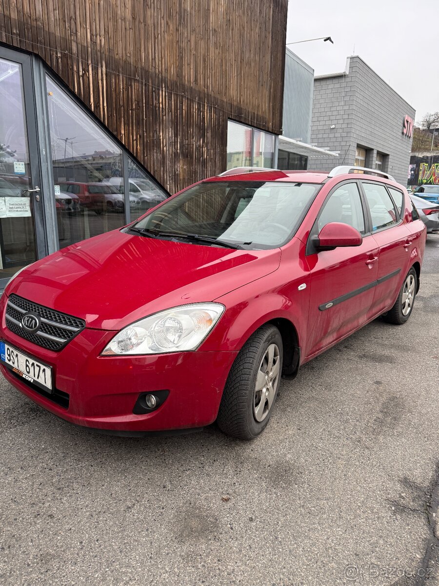 Kia cee'd kombi, benzín, manuální - 3