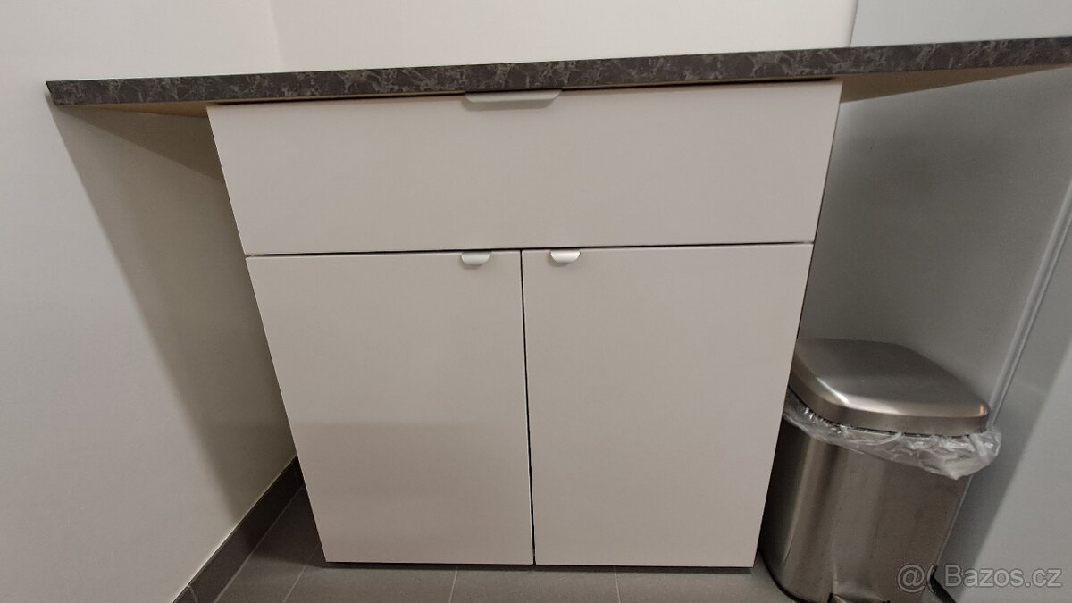 IKEA kuchyňská skříňka - 3