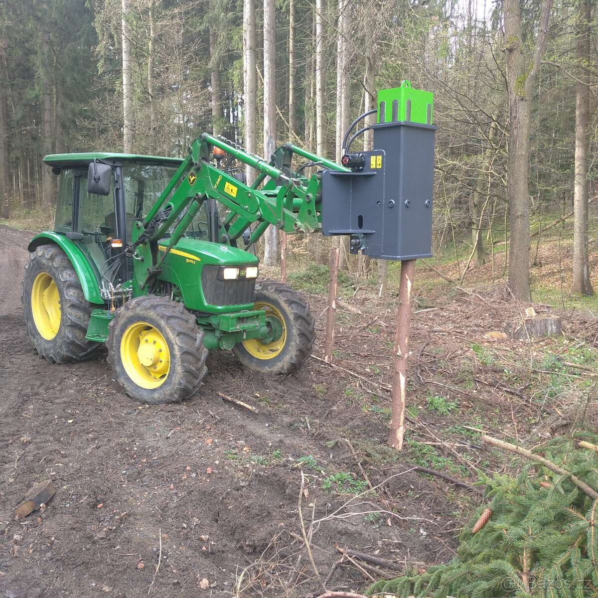 Zatloukač kůlů H225 - 3