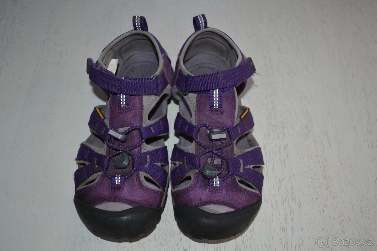 Keen CNX sandále vel. 35 - 3