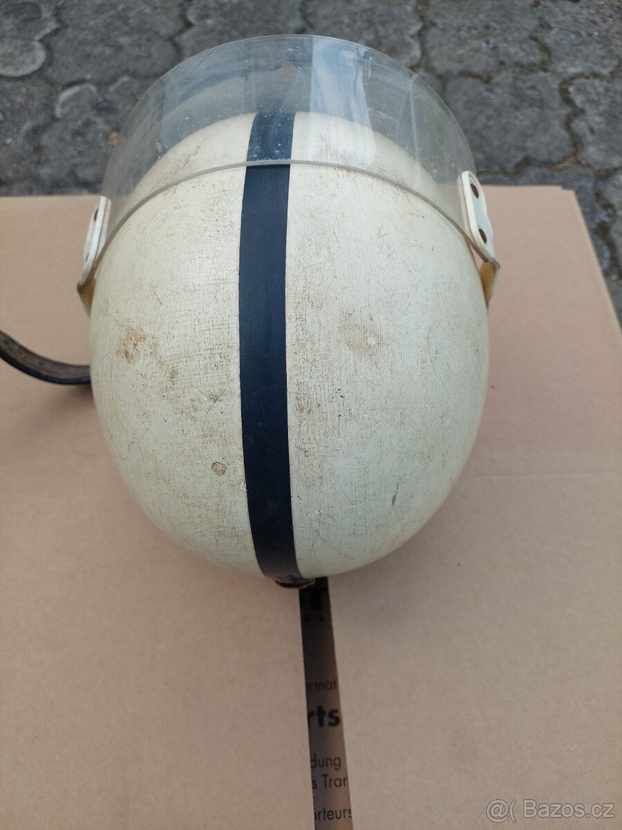 Přilba - 3