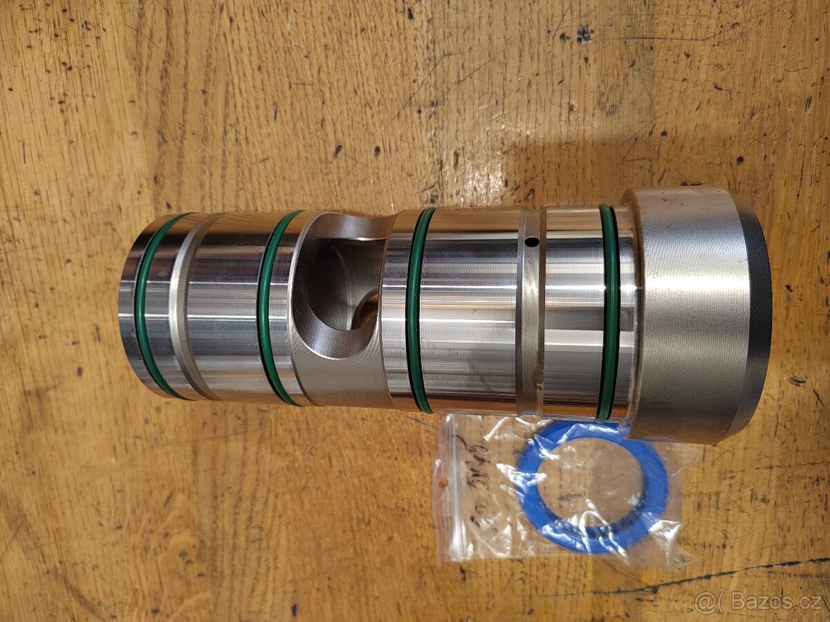 Pouzdro na atlas copco sb102 - 3