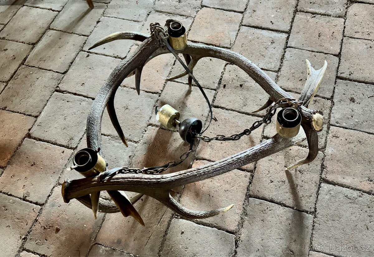 Lustr, Lampa z jeleního paroží 3-ramenná. - 3