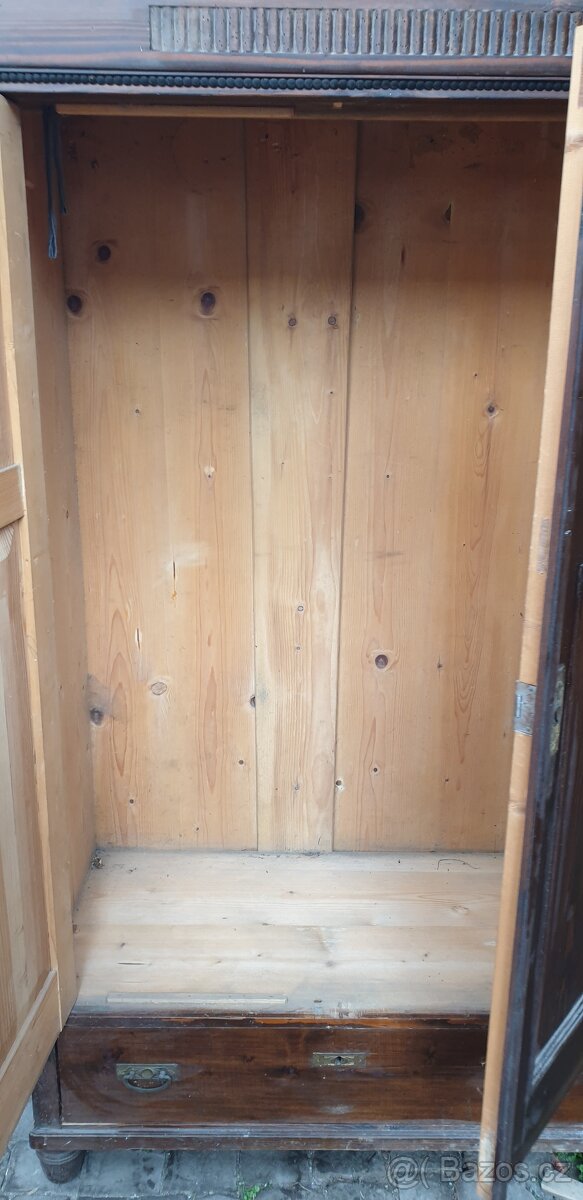 Starožitná skříň - 3