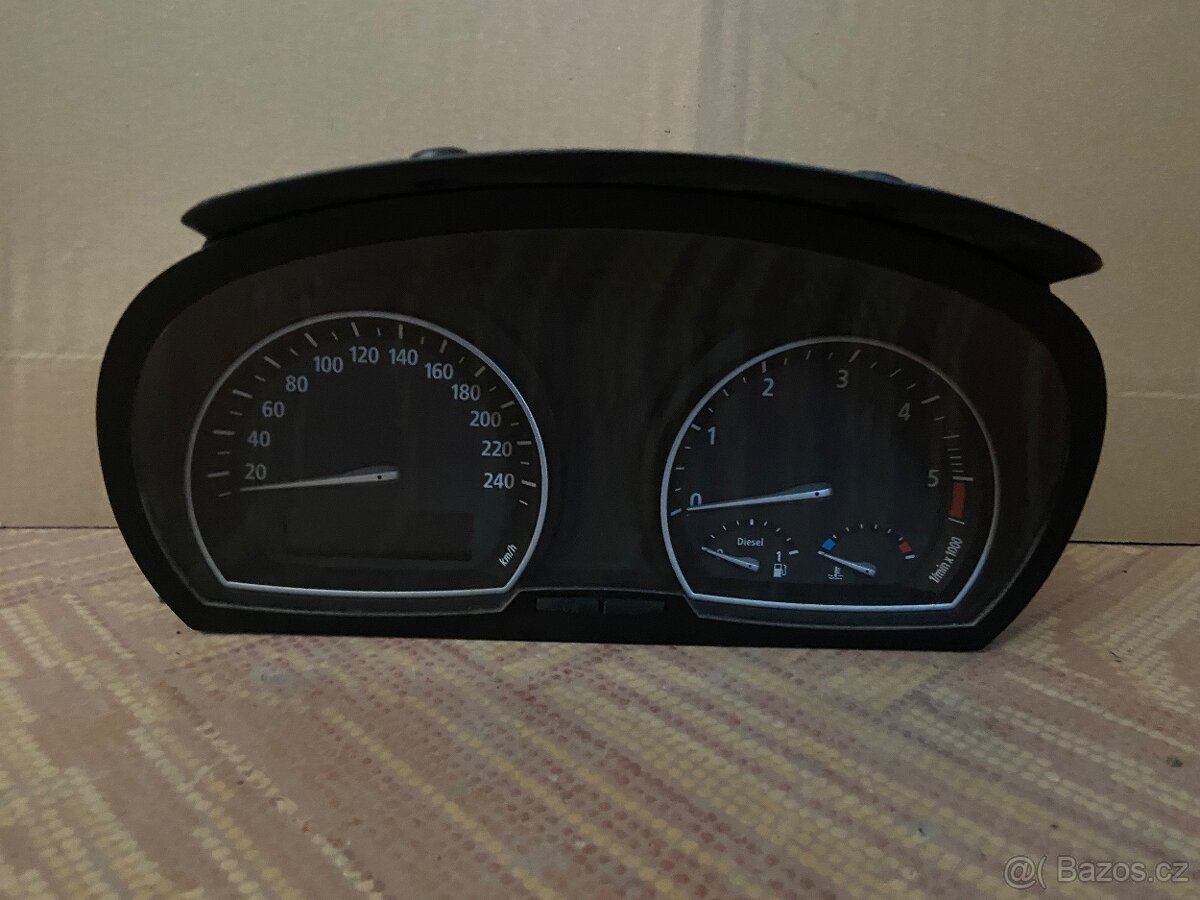 Naftové budíky z e83 x3 - 3