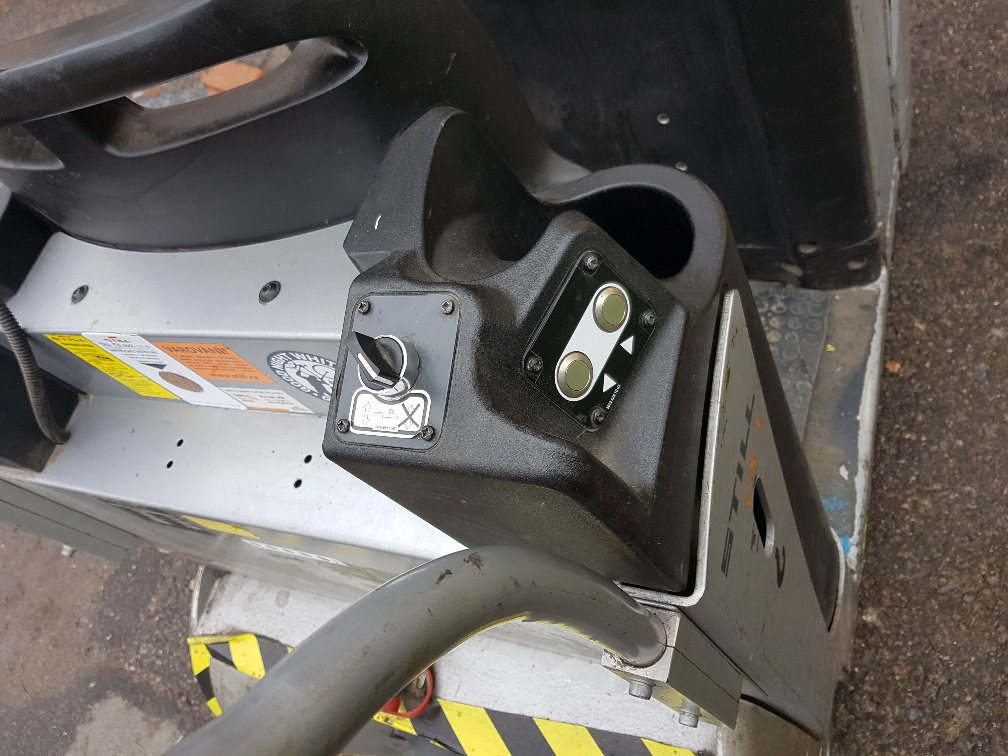 TAHAČ vozíků STILL - 3