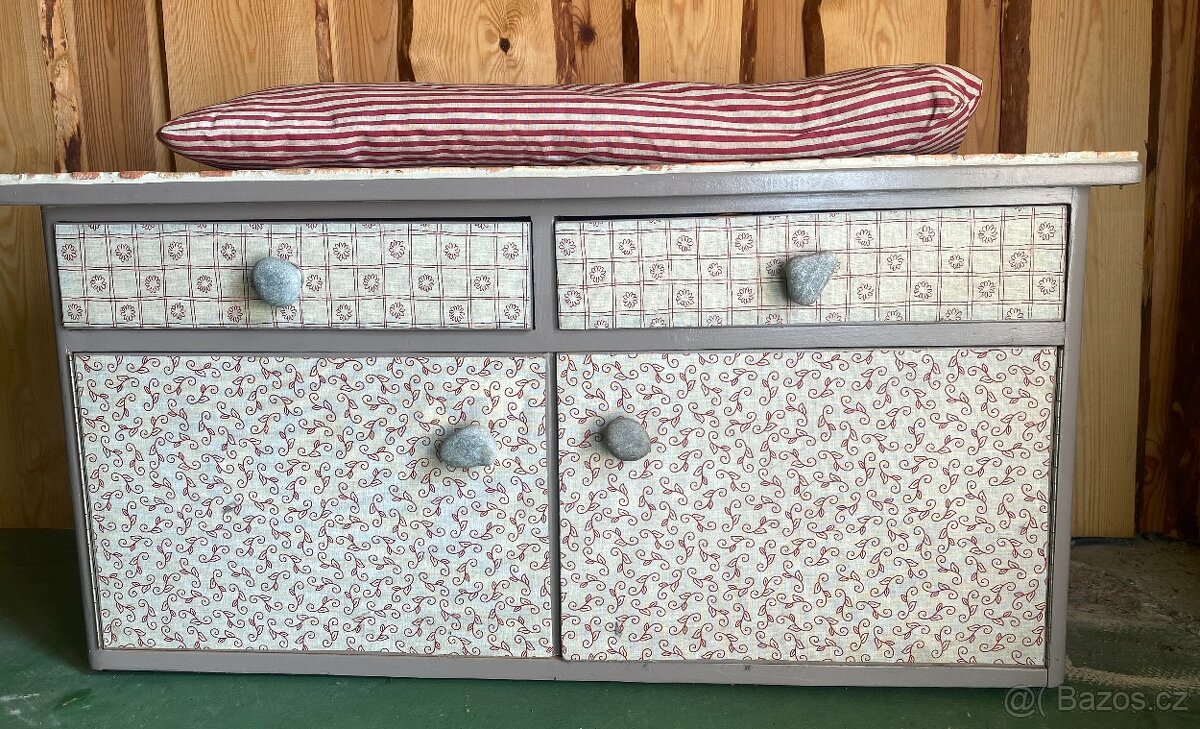 Starožitná komoda - 3