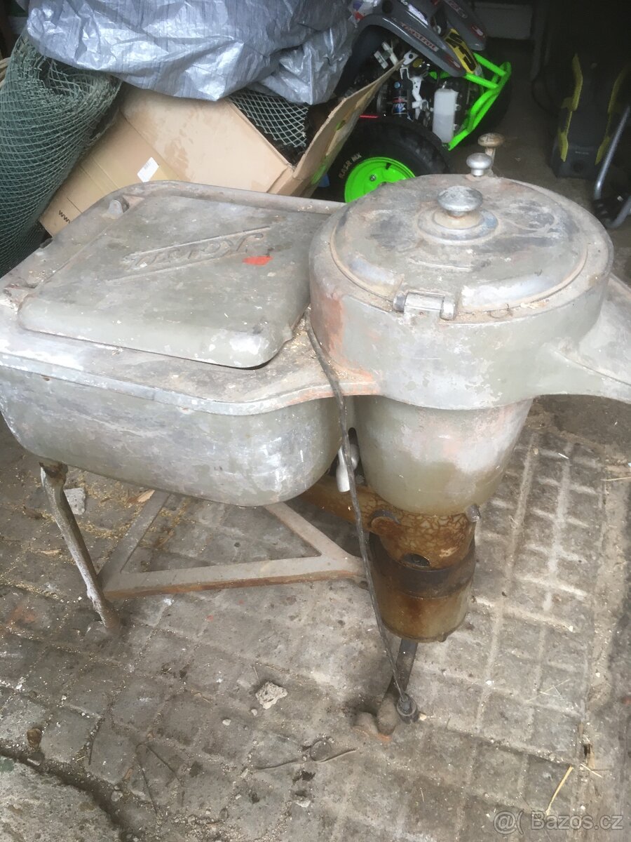 Pračka se ždímačkou Karza - 3