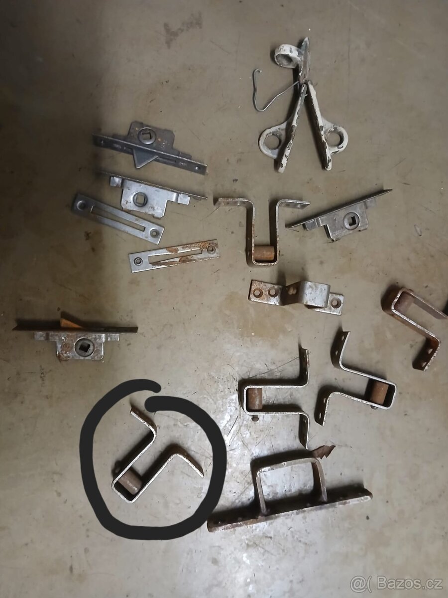 Kování na okna, různé prvky, - 3