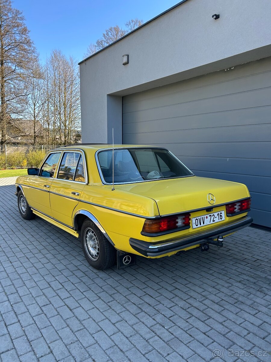 W123 240D - 3