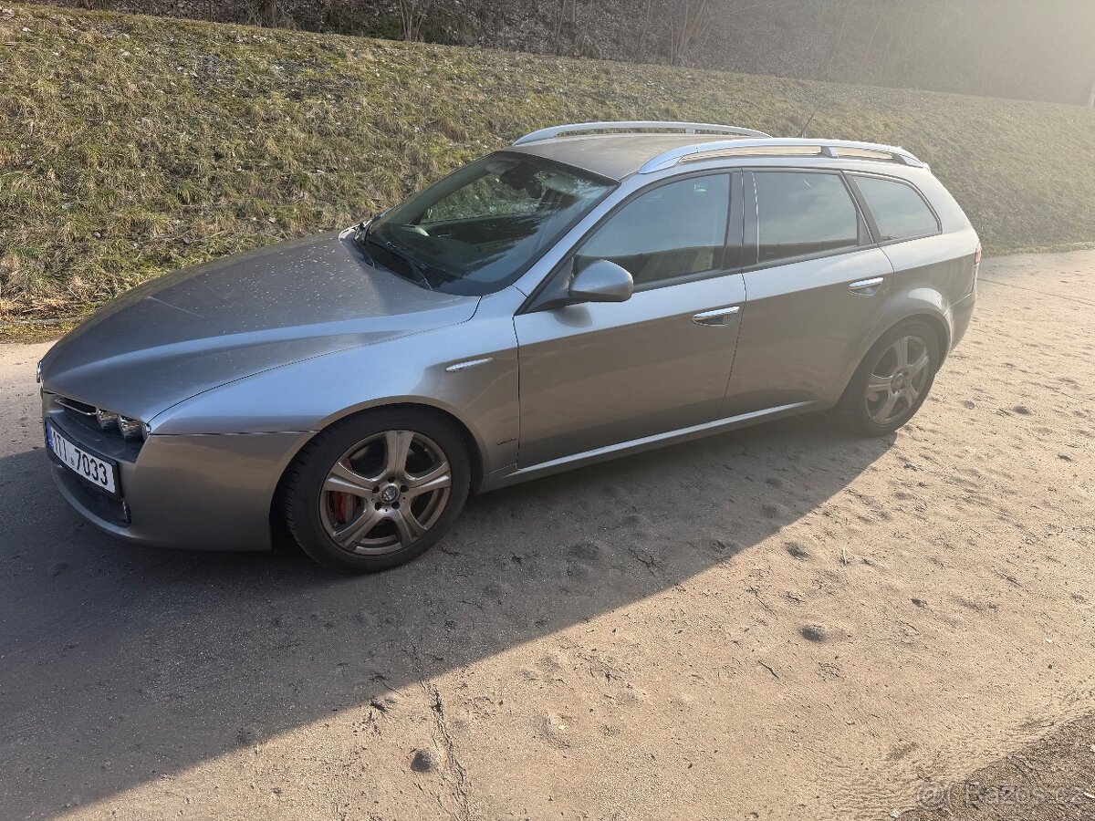 Prodám Alfu Romeo 159 2.4 JTDM 147kw - 3