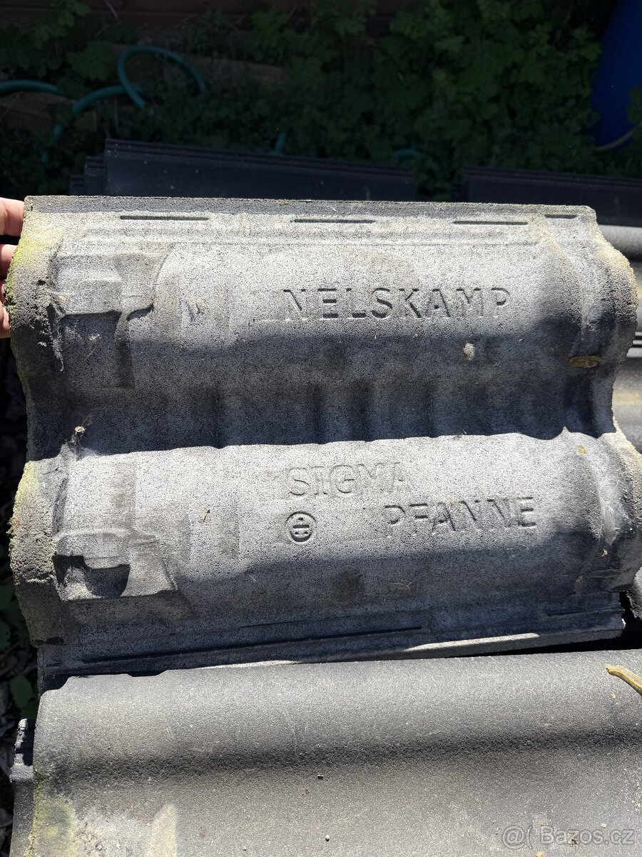 Černá střešní taška NELSKAMP SIGMA PFANNE - 3