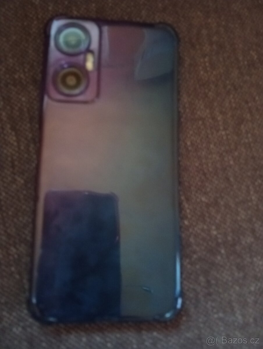Mobilní telefon. - 3