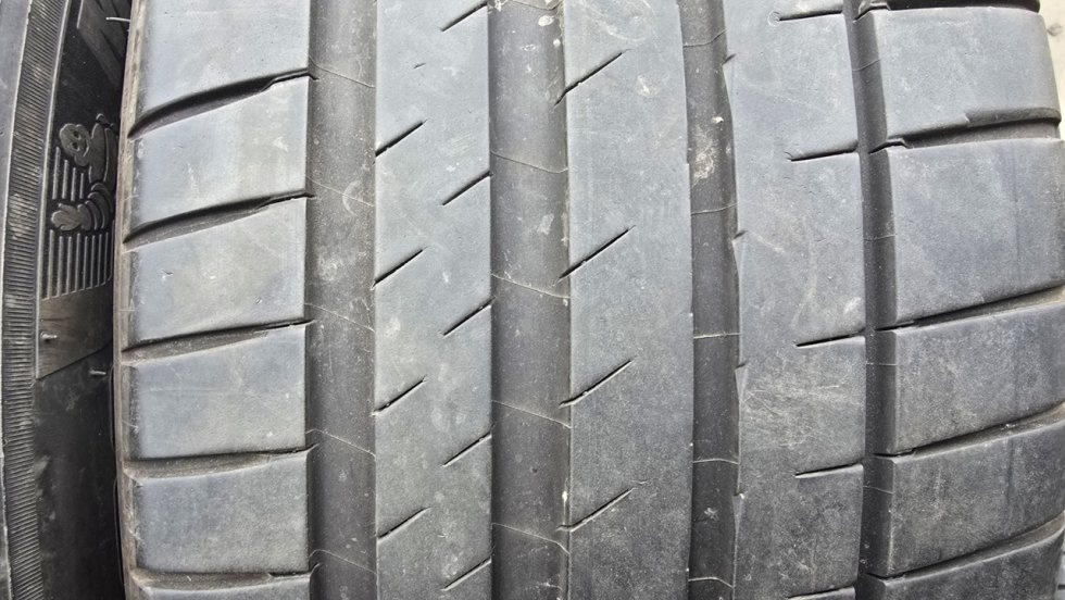 Letní pneumatiky 235/45/18 Michelin - 3