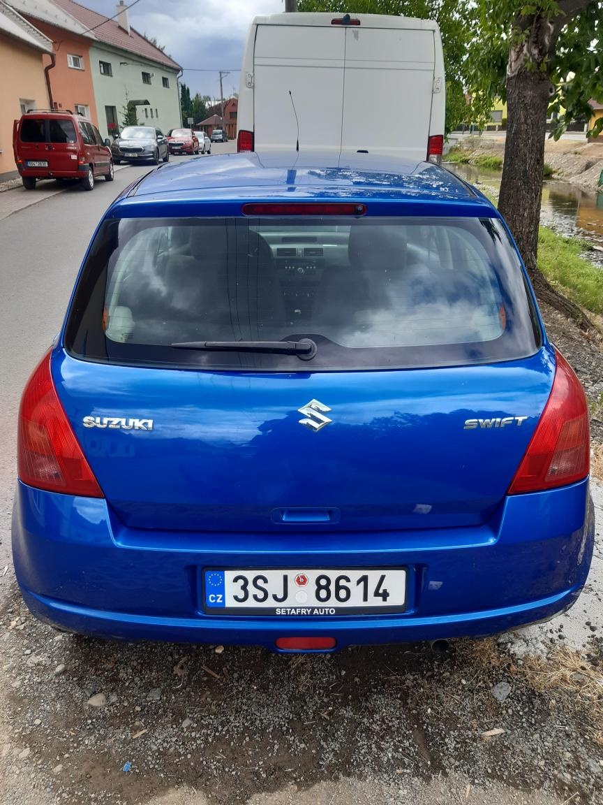 Suzuki Swift . 1.3 . - 3