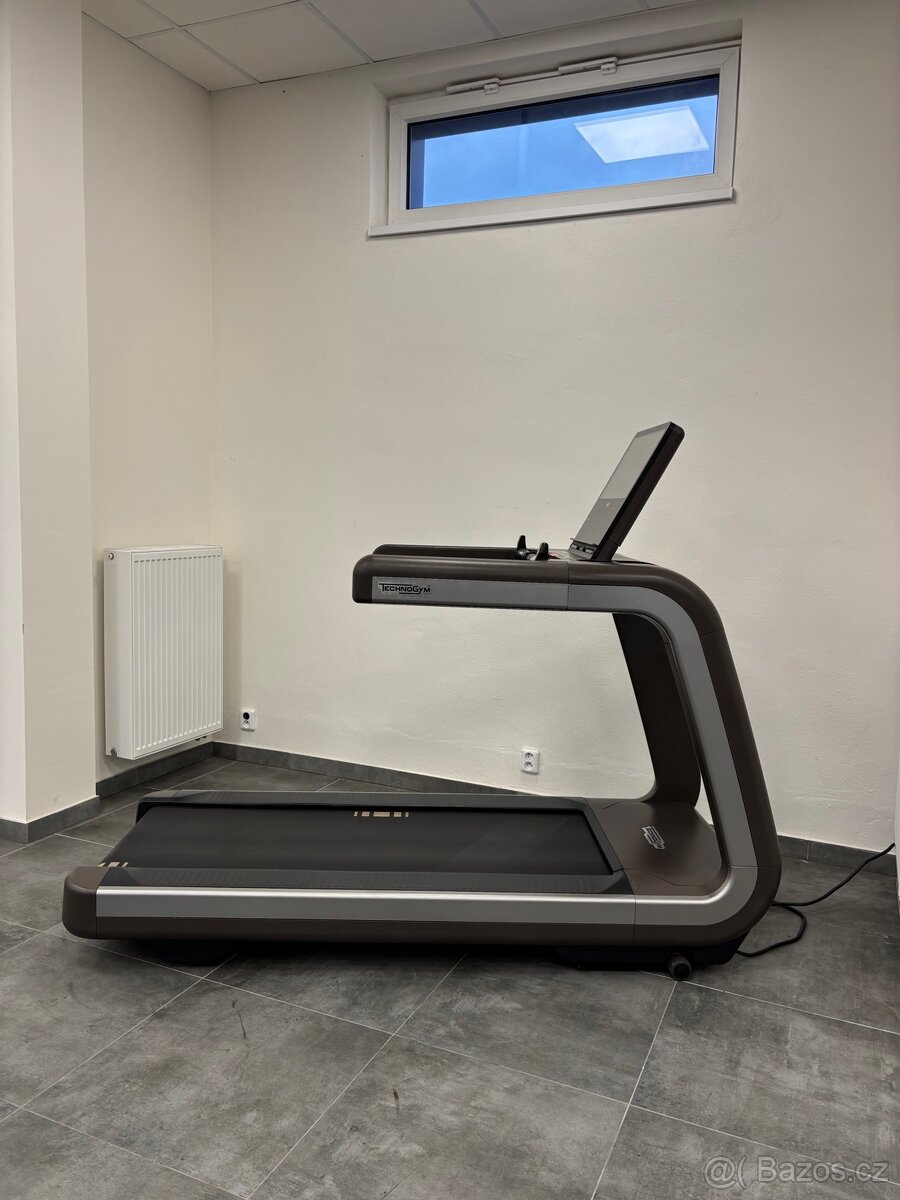 Technogym Artis Run Live - hnědý - 3