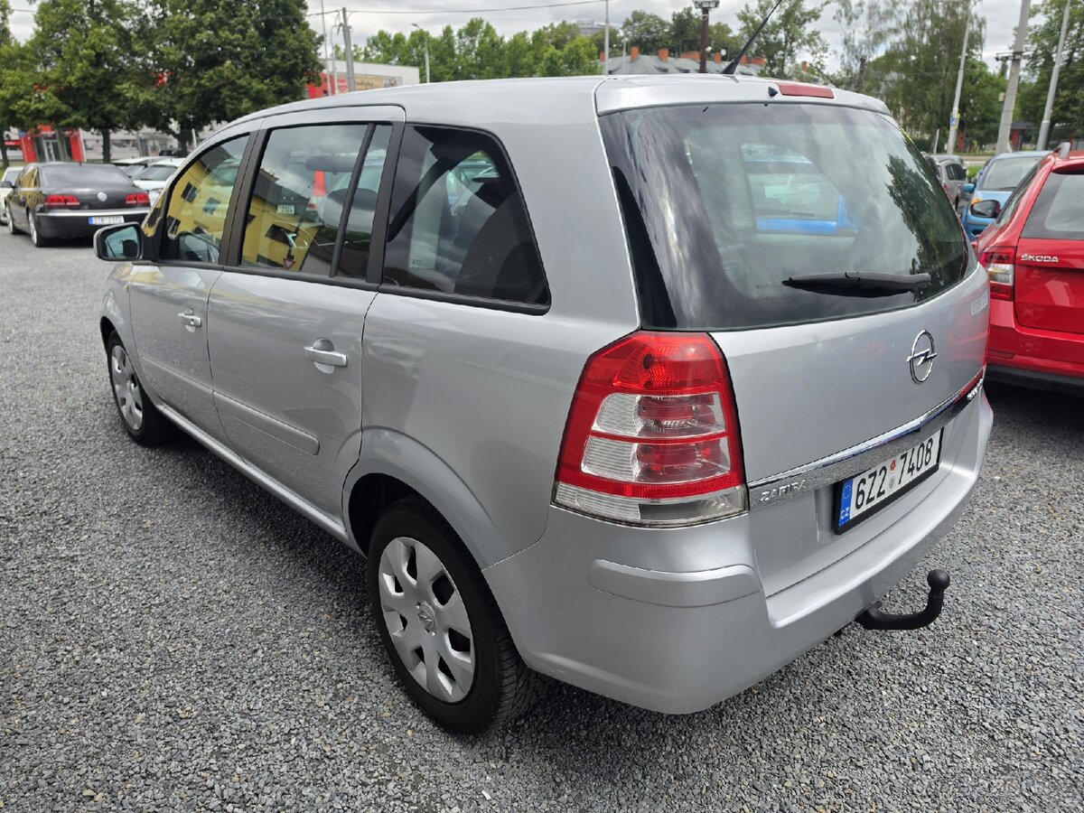 Opel Zafira
1.6 CNG TZ - 3
