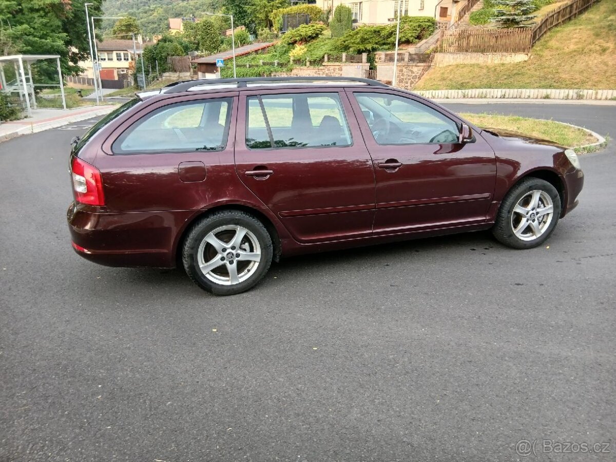 Š-OCTAVIA COMBI AMBIENTE 1.8TSI rok 2010 STK 7/2028 - 3