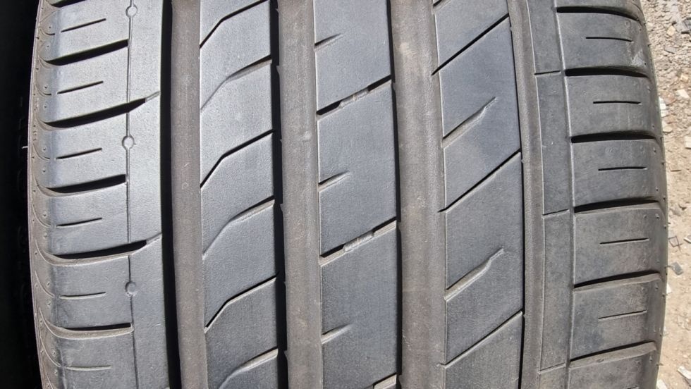 Letní pneu 245/35/18 Nexen - 3