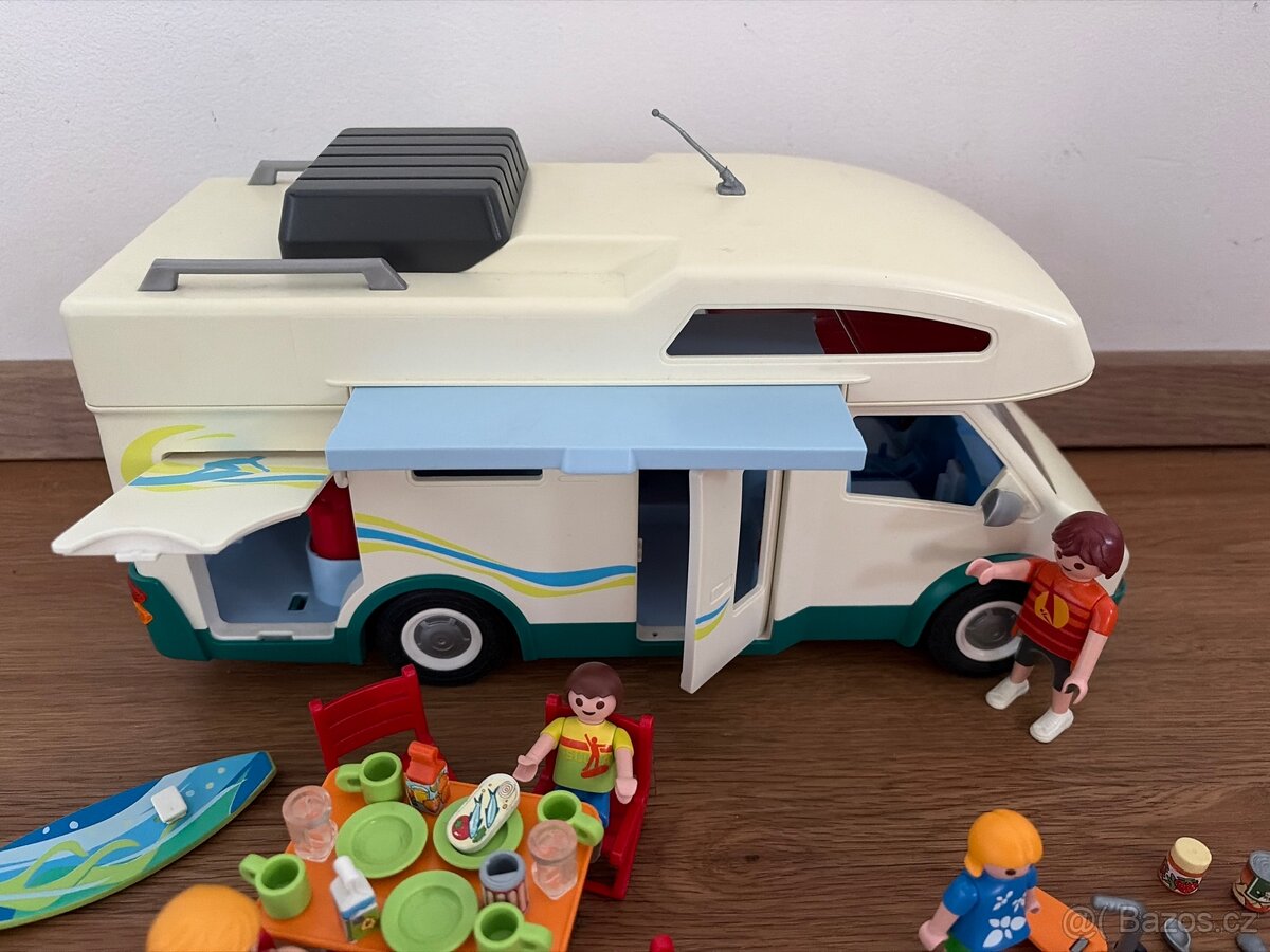 Playmobil 6671Rodinný karavan - 3