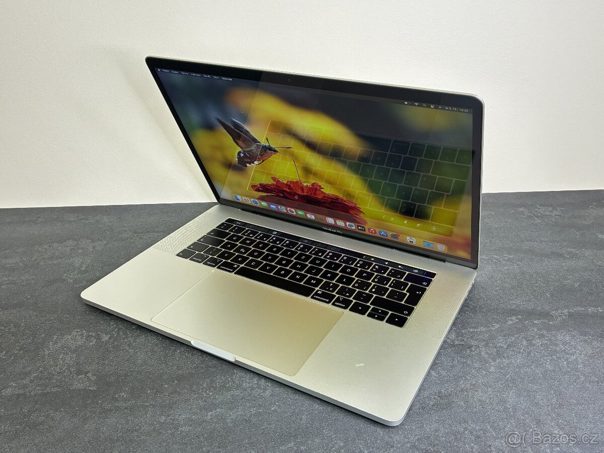 MacBook Pro 15'' 2018 / i9 / 32GB / 512GB SSD - DPH - 3