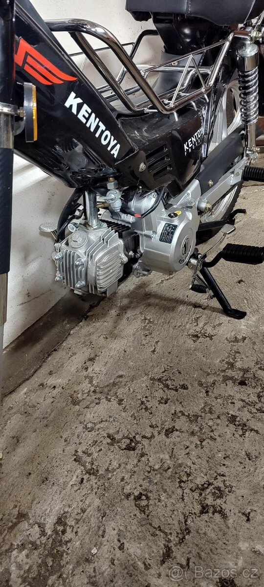 Kentoya moped - 3