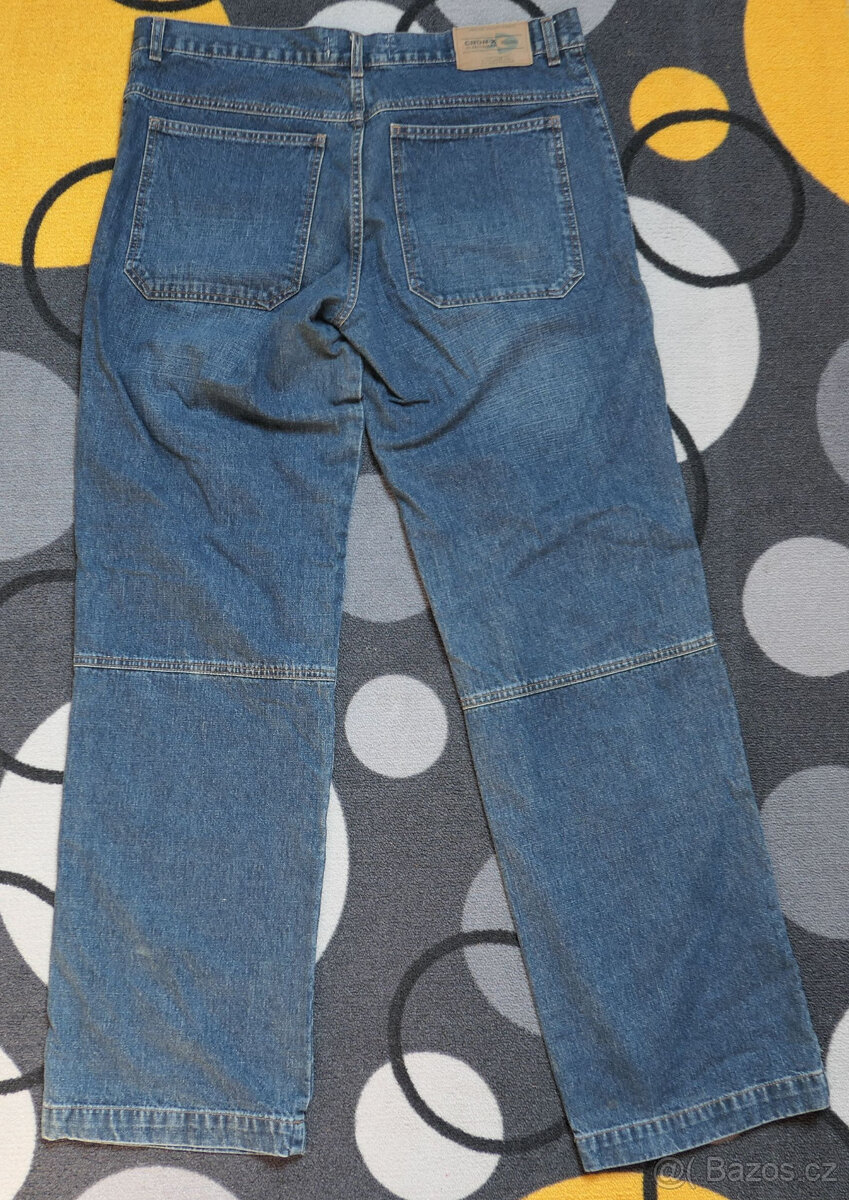 Cron-x jeans , Svetr černý , Wrangler kalhoty - 3