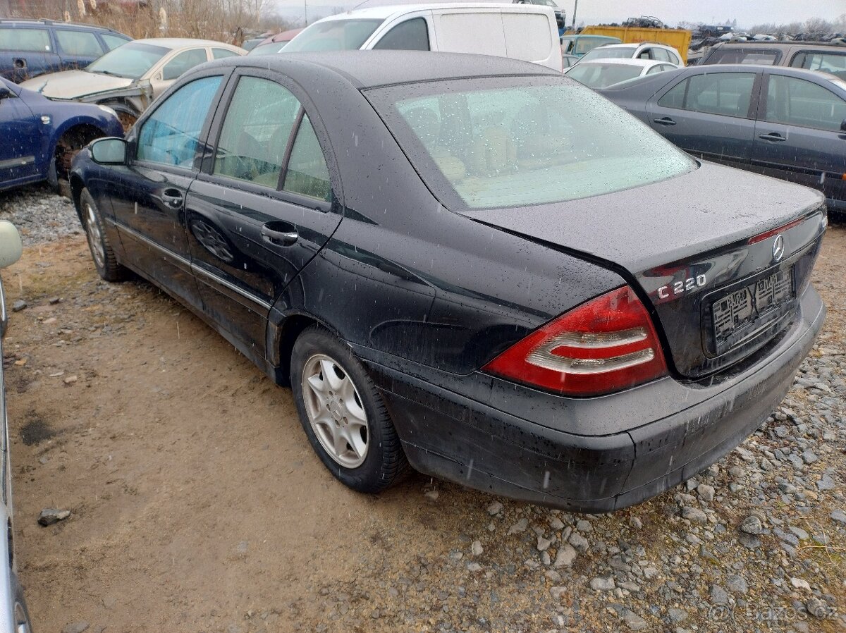 MERCEDES C 220CDI 2002 105kW SEDAN - 3