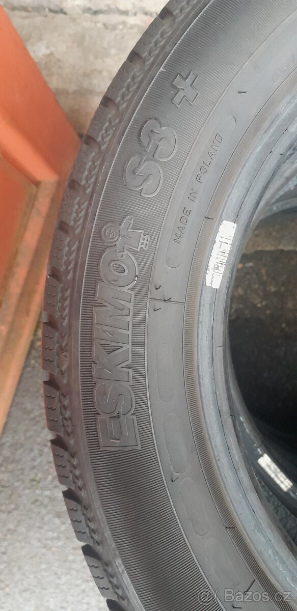 Zimní penumatiky 185/60 R15 - 3