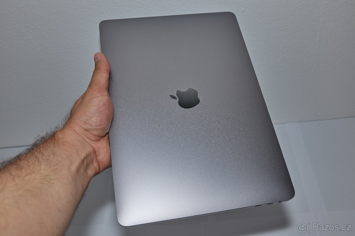 Prodam Macbook pro 13 2019 i5 - 3