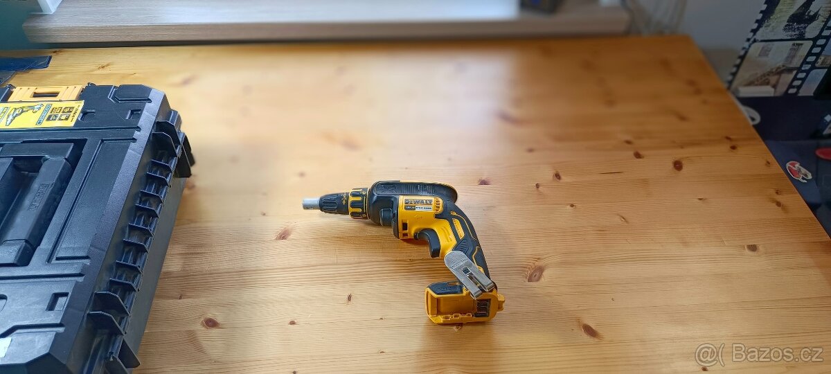 Aku šroubovák na sádrokarton DeWALT - 3